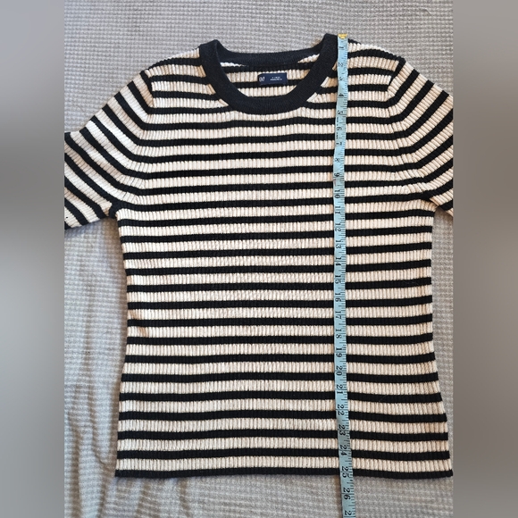 Gap Brooklyn Rib Striped Crew Sweater, Black, Cream & Gold Metallic, size XL - Picture 8 of 8
